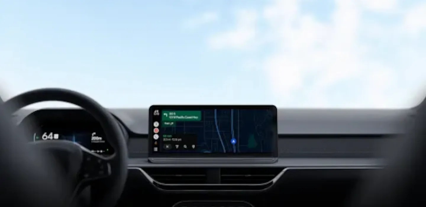 Android Auto Platformunda Google Asistan Yerini Gemini Yapay Zekasına Bırakıyor — Meedye editoryal görseli