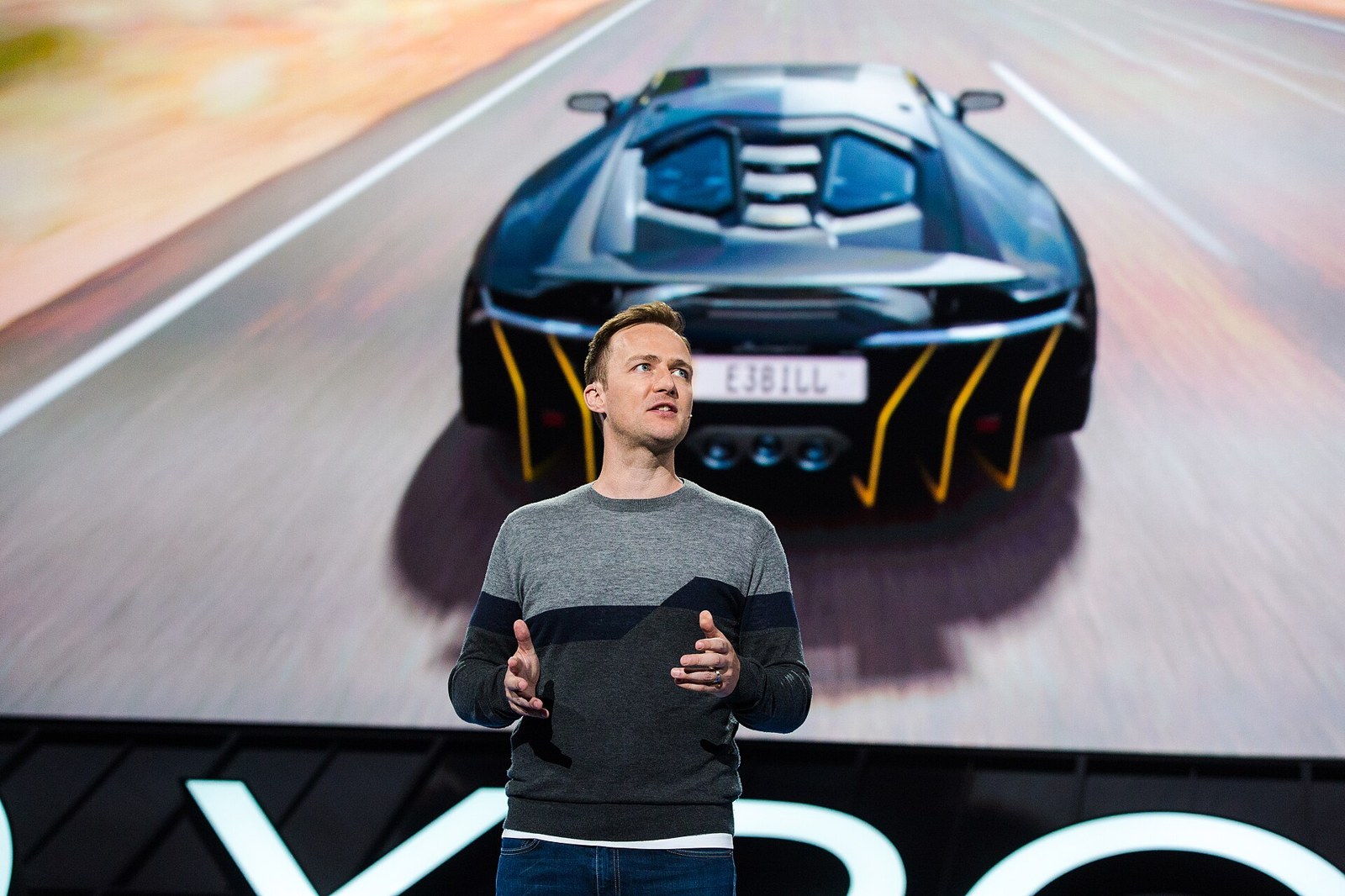 Arşiv fotoğrafı: Forza Horizon serisinin kreatif direktörü Ralph Fulton, E3 2016'daki Xbox Medya Brifingi'nde Forza Horizon 3'ü tanıtıyor.