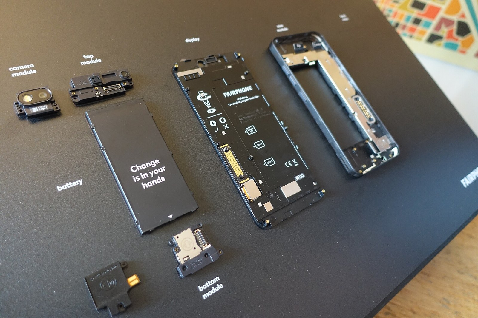 Fairphone 6 Plus Tanıtıldı: 12 Parçası Kullanıcı Tarafından Değiştirilebilen Telefon 649 Dolardan Satışa Çıktı — Meedye editoryal görseli