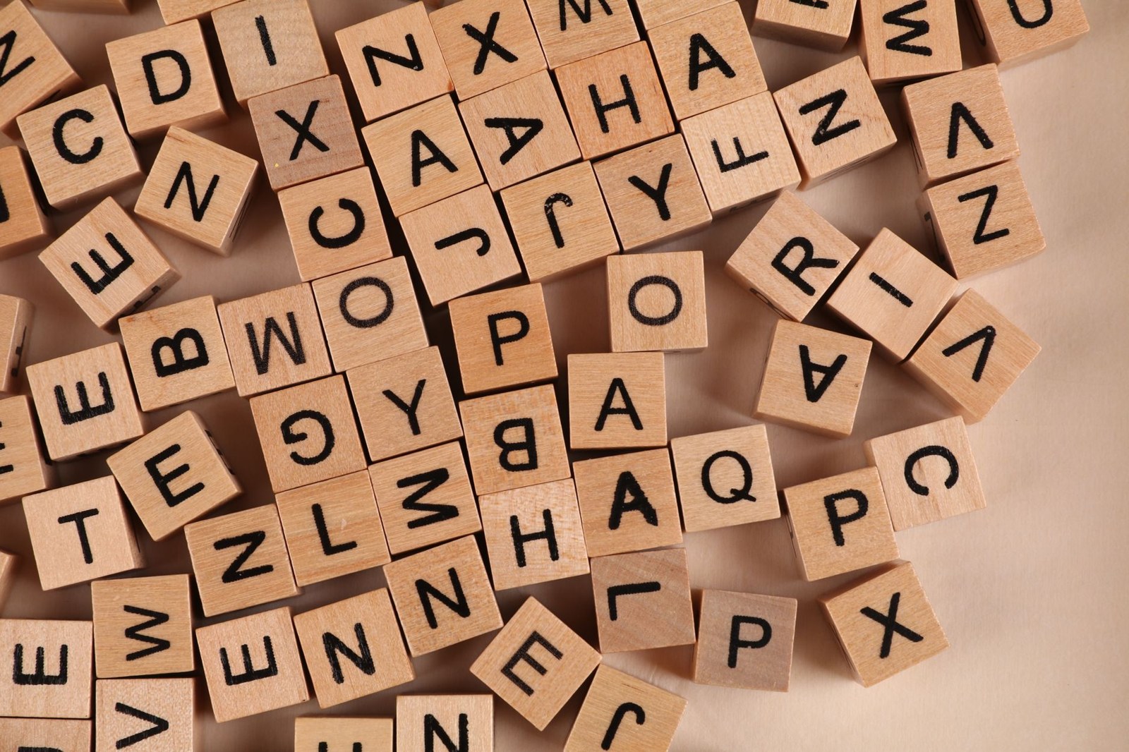 Alphabet'in ikinci çeyrek geliri yüzde 24 artarak 119,8 milyar dolara ulaştı — Meedye editoryal görseli