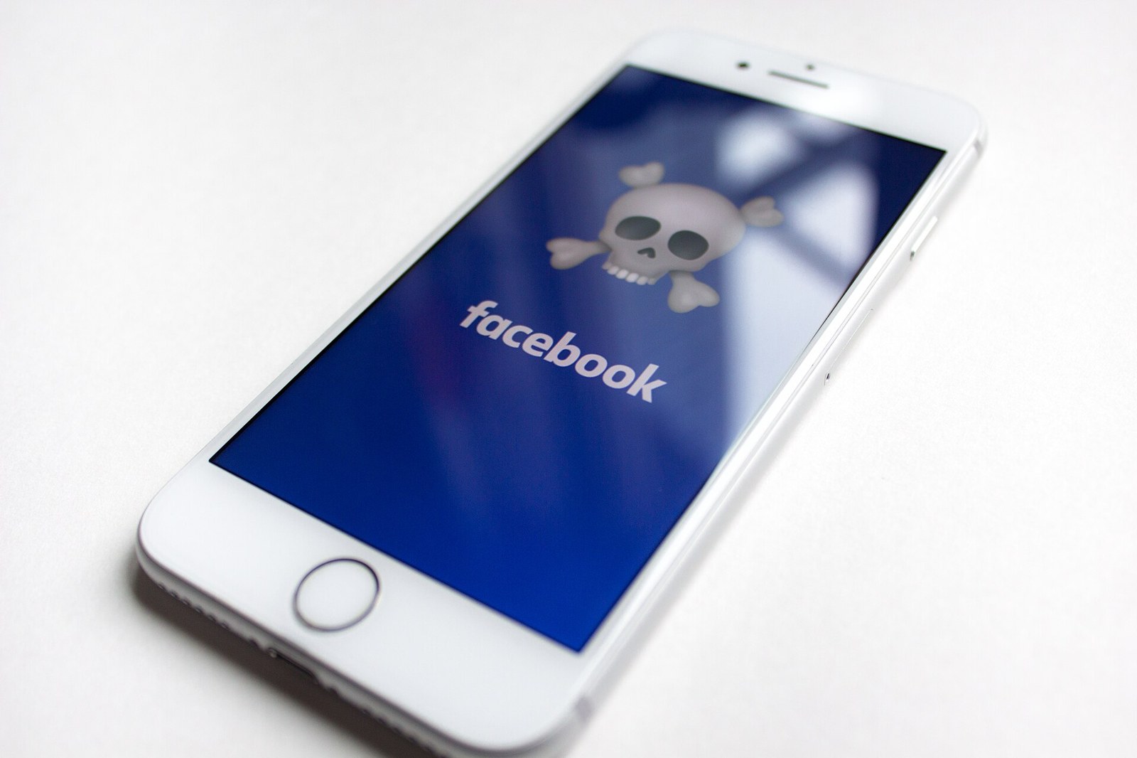 Facebook ve Instagram'da Kesinti: Meta'nın 2026'daki Üçüncü Arızası Sessizlikle Çözüldü — Meedye editoryal görseli