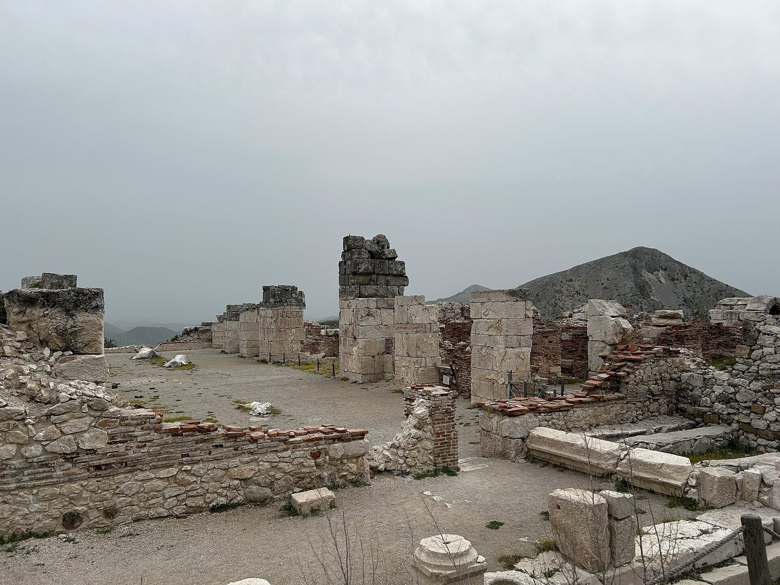 Şapinuva Antik Kenti'ndeki Hitit Eserleri Mısırlı Restoratör Tarafından Korunuyor — Meedye editoryal görseli
