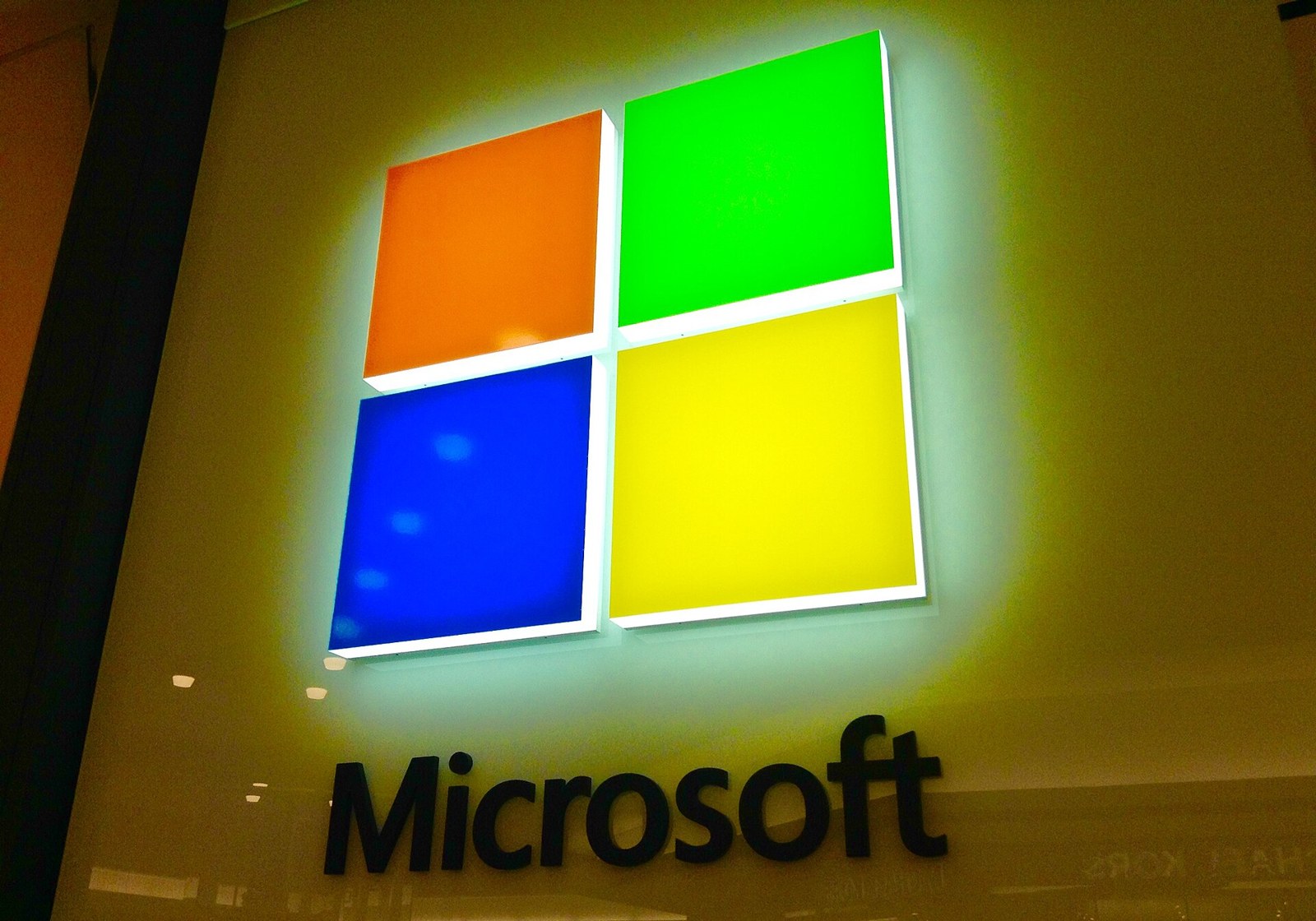 Microsoft, Xbox Cloud Gaming İçin Sınırsız Erişimi Kaldırarak Aylık Süre Sınırı Getirdi — Meedye editoryal görseli