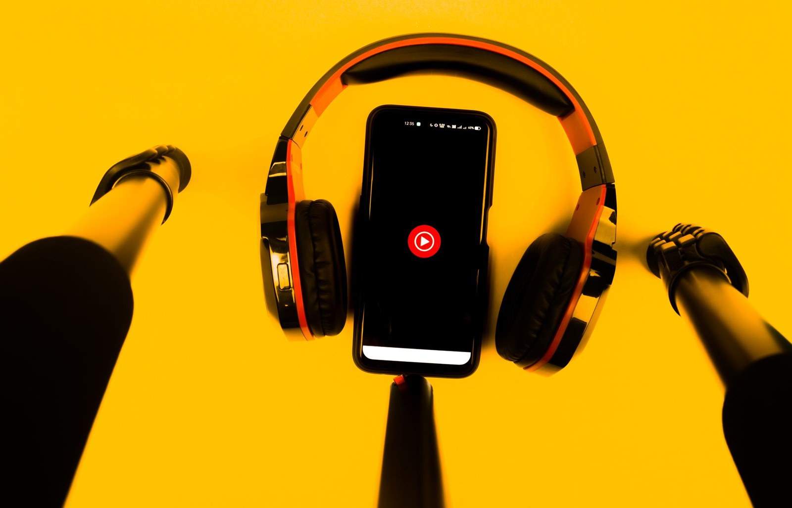 YouTube İş Ortağı Programı Koşulları Değişiyor: Para Kazanmak Artık Daha Zor — Meedye editoryal görseli