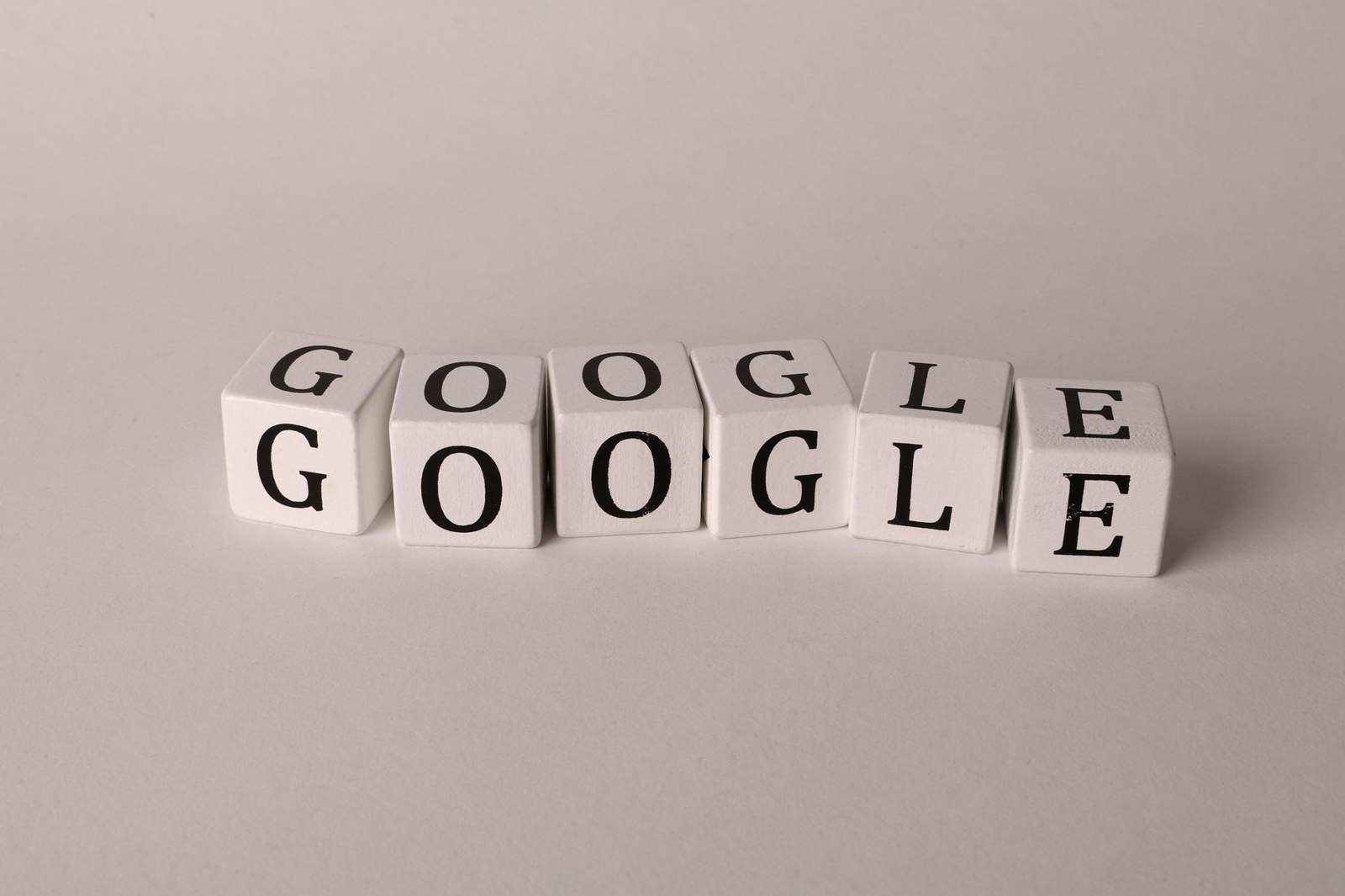 Google, Canva ve Adobe Express'e rakip yapay zekâ tabanlı tasarım aracı Pics'i duyurdu — Meedye editoryal görseli