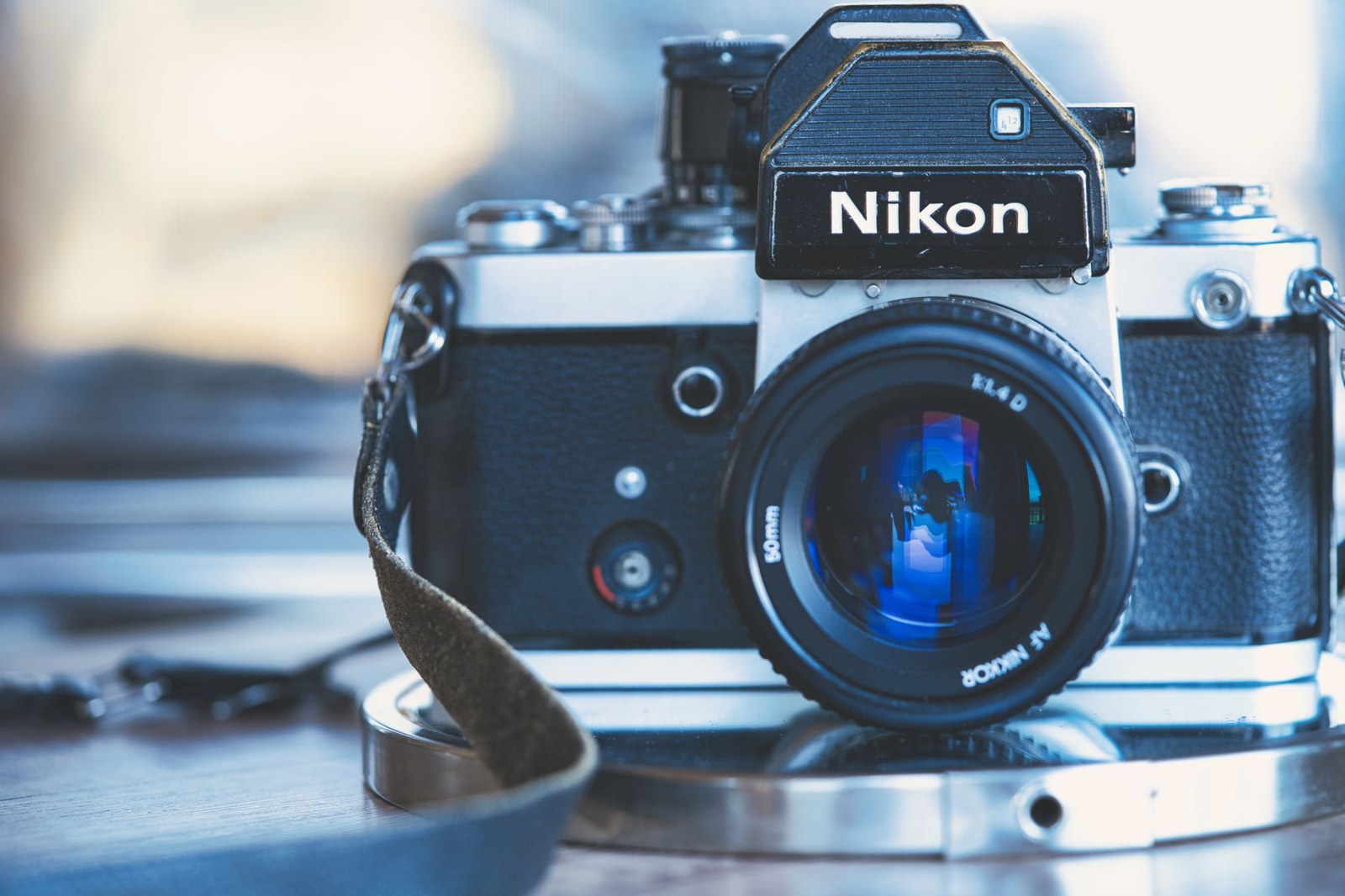 Nikon Action Zoom 10-22x50 Dürbünleri Değişken Büyütme Yeteneğiyle Dikkat Çekiyor — Meedye editoryal görseli