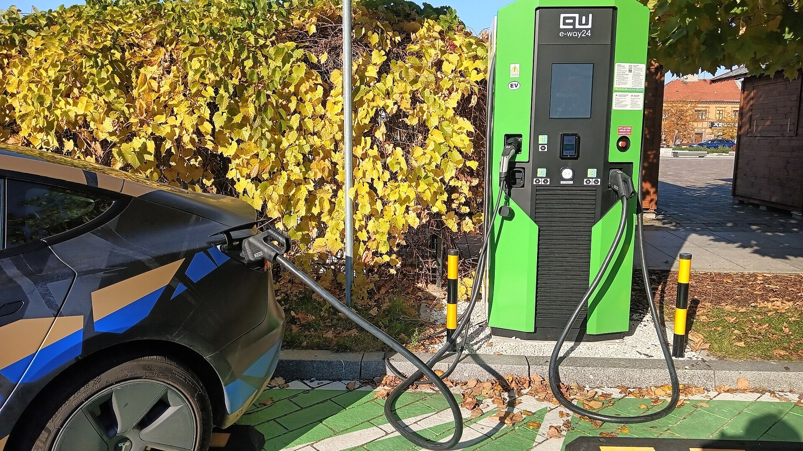 Tesla Berlin Fabrikasında Üretilen Model Y Araçlarında Yeni Isı Yönetim Sistemine Geçiyor — Meedye editoryal görseli