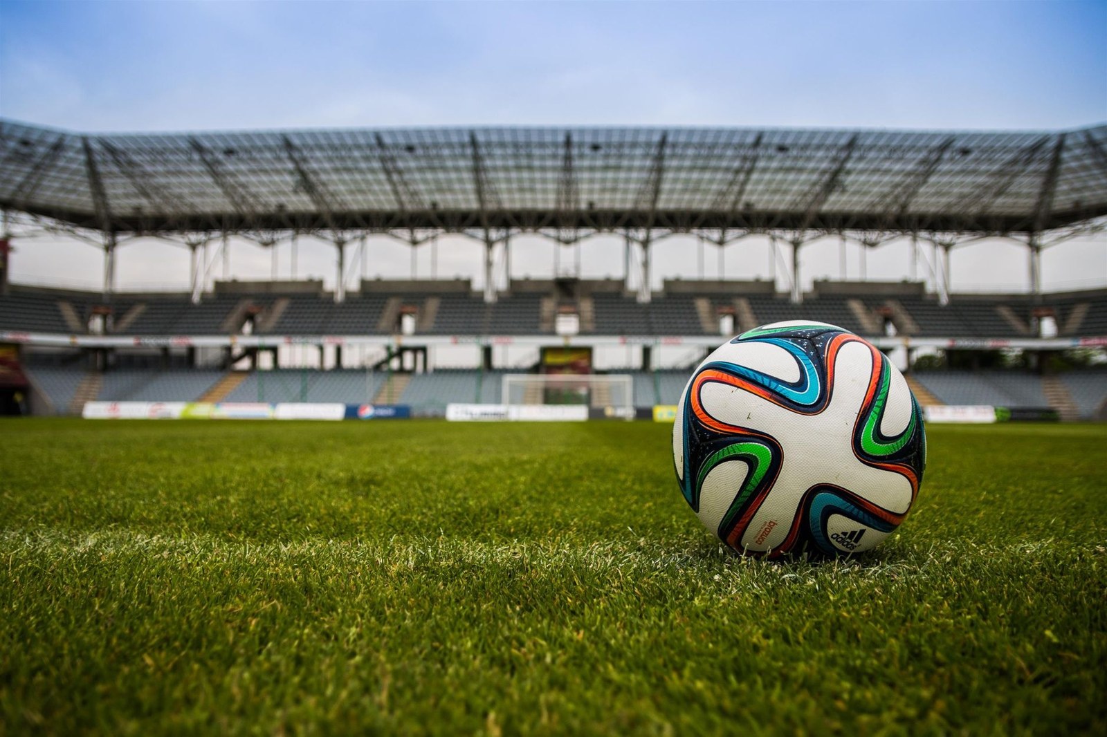 Trabzonspor, Ferencvaros Karşısında Dezavantajlı Duruma Düştü: Tur Umutları Budapeşte'ye Kaldı — Meedye editoryal görseli