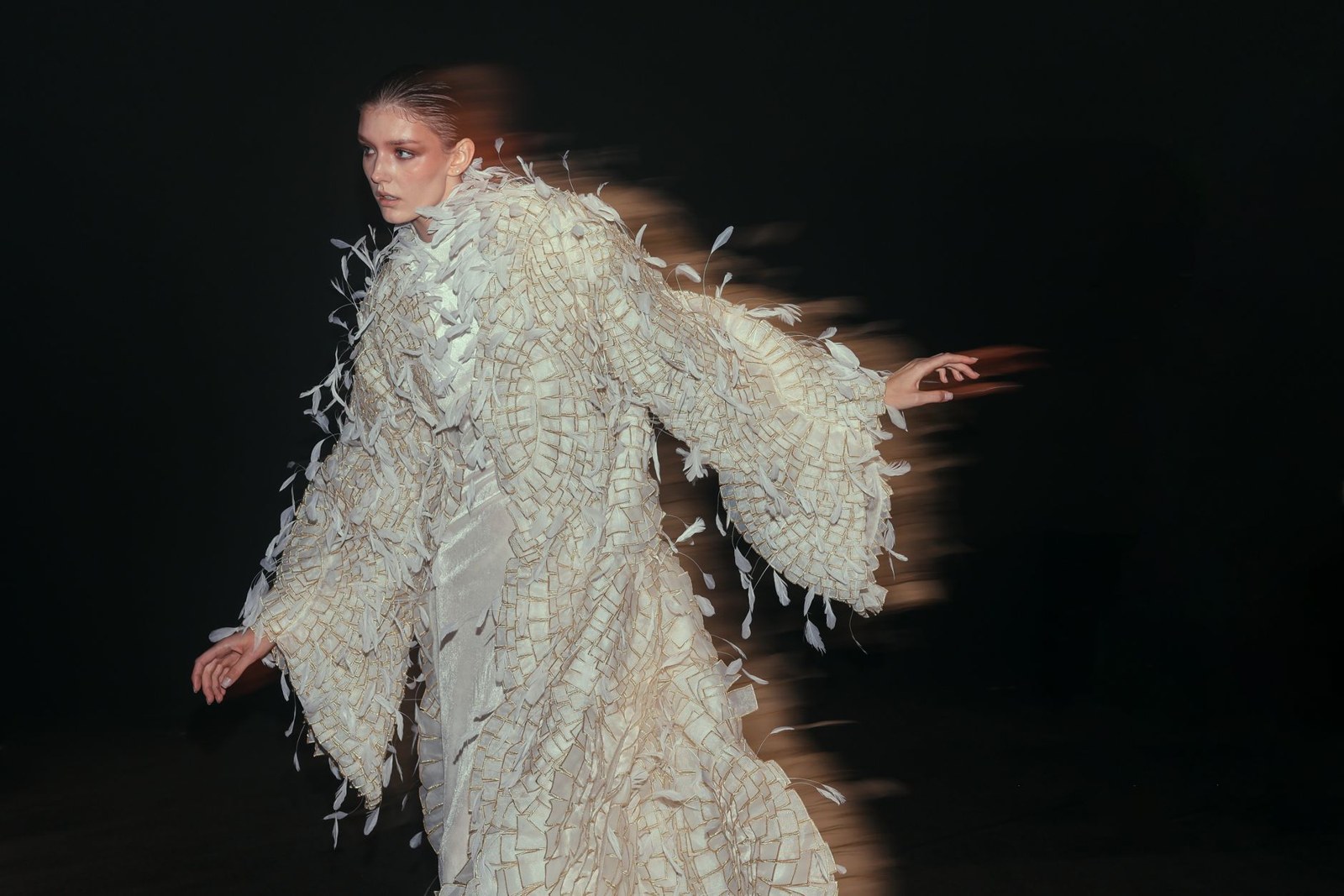 Tallulah Willis, Balenciaga İmzalı Gelinliğiyle Nikah Masasına Oturdu — Meedye editoryal görseli